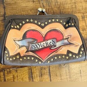 Isabelle Fiore “Wicked” Clutch Brown Bag. 🦋🦋